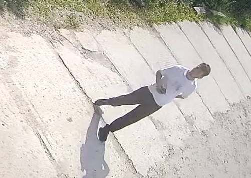 Policja szuka sprawcy kradzieży Toyoty Yaris w Osieczanach