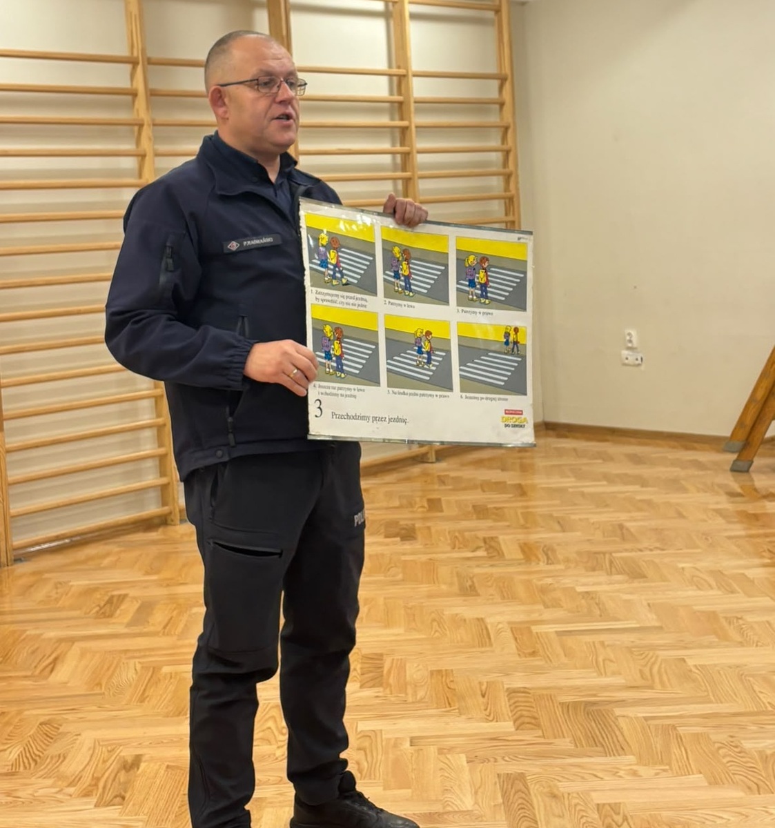 Policja uczy dzieci bezpieczeństwa. "Odblaskowa Szkoła" w Krakowie