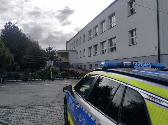 Policja wzmacnia bezpieczeństwo w szkołach powiatu chrzanowskiego