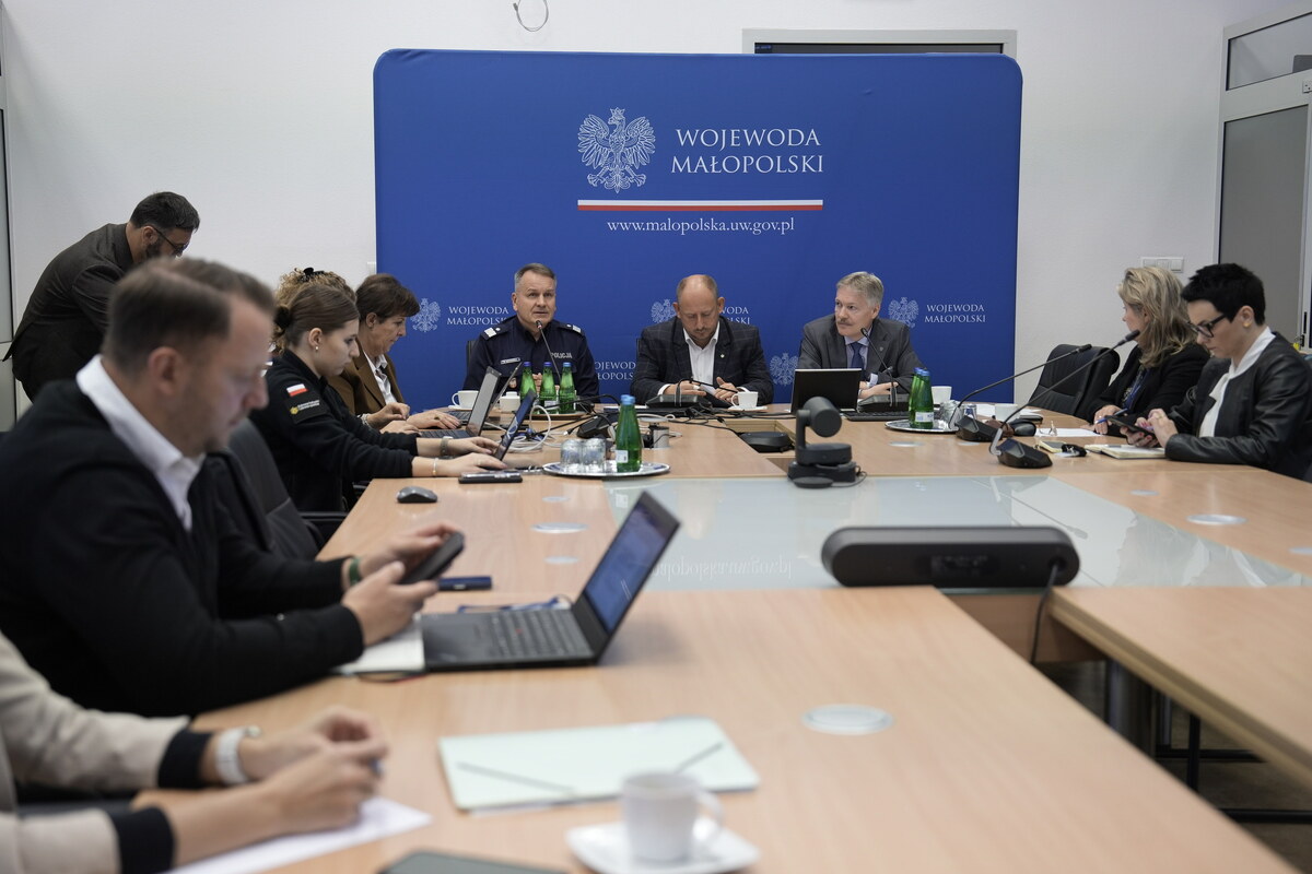 Policja wzmacnia kontrole w małopolskich szkołach. Zatrzymano 9 osób