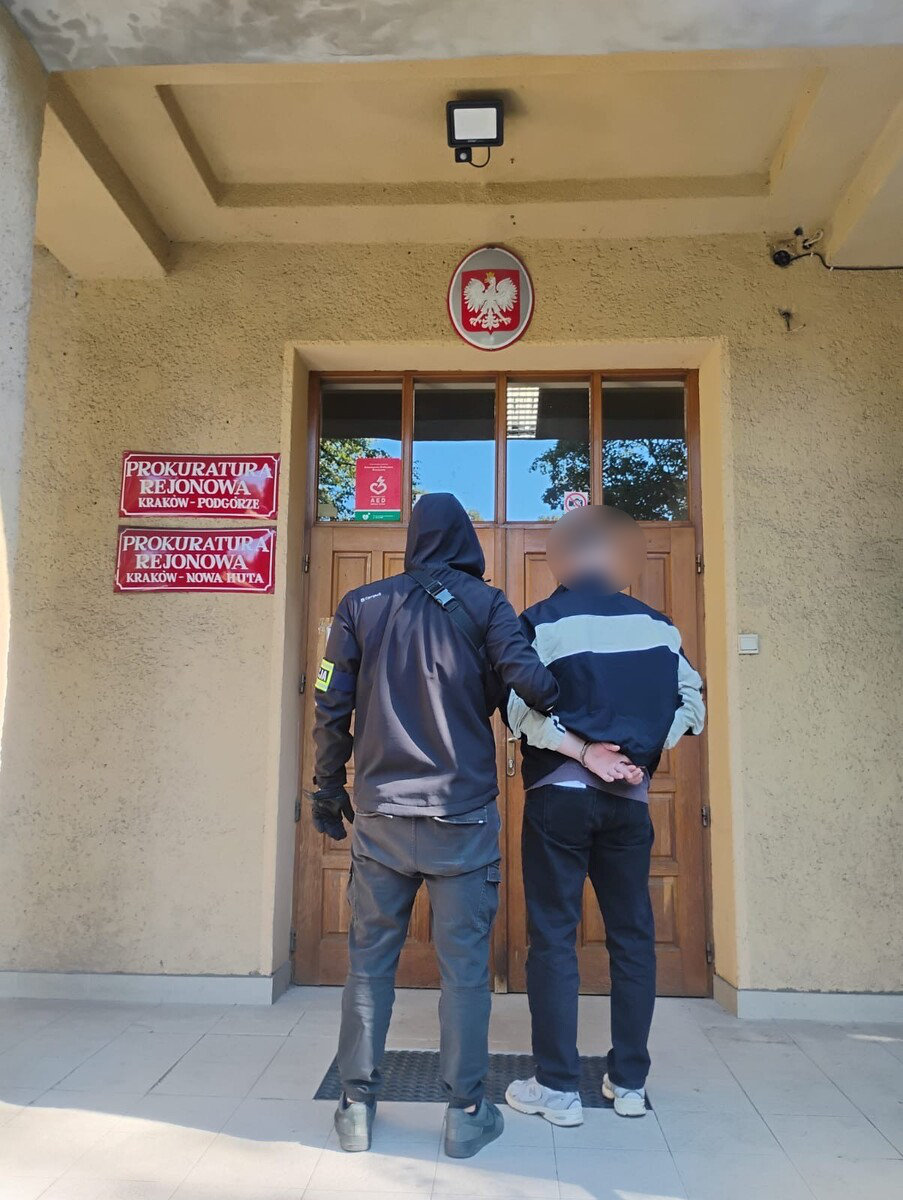 Policja zatrzymała oszustów wyłudzających pieniądze na "legendę"