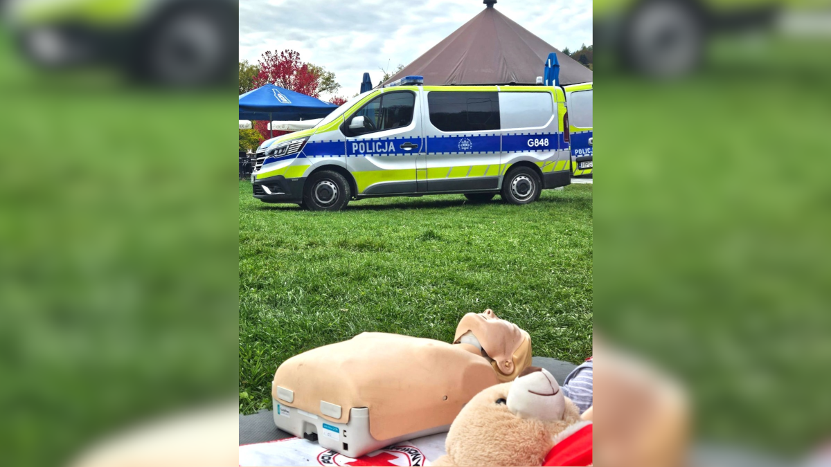 Policjanci z Muszyny uczyли resuscytacji na Maratonie RKO