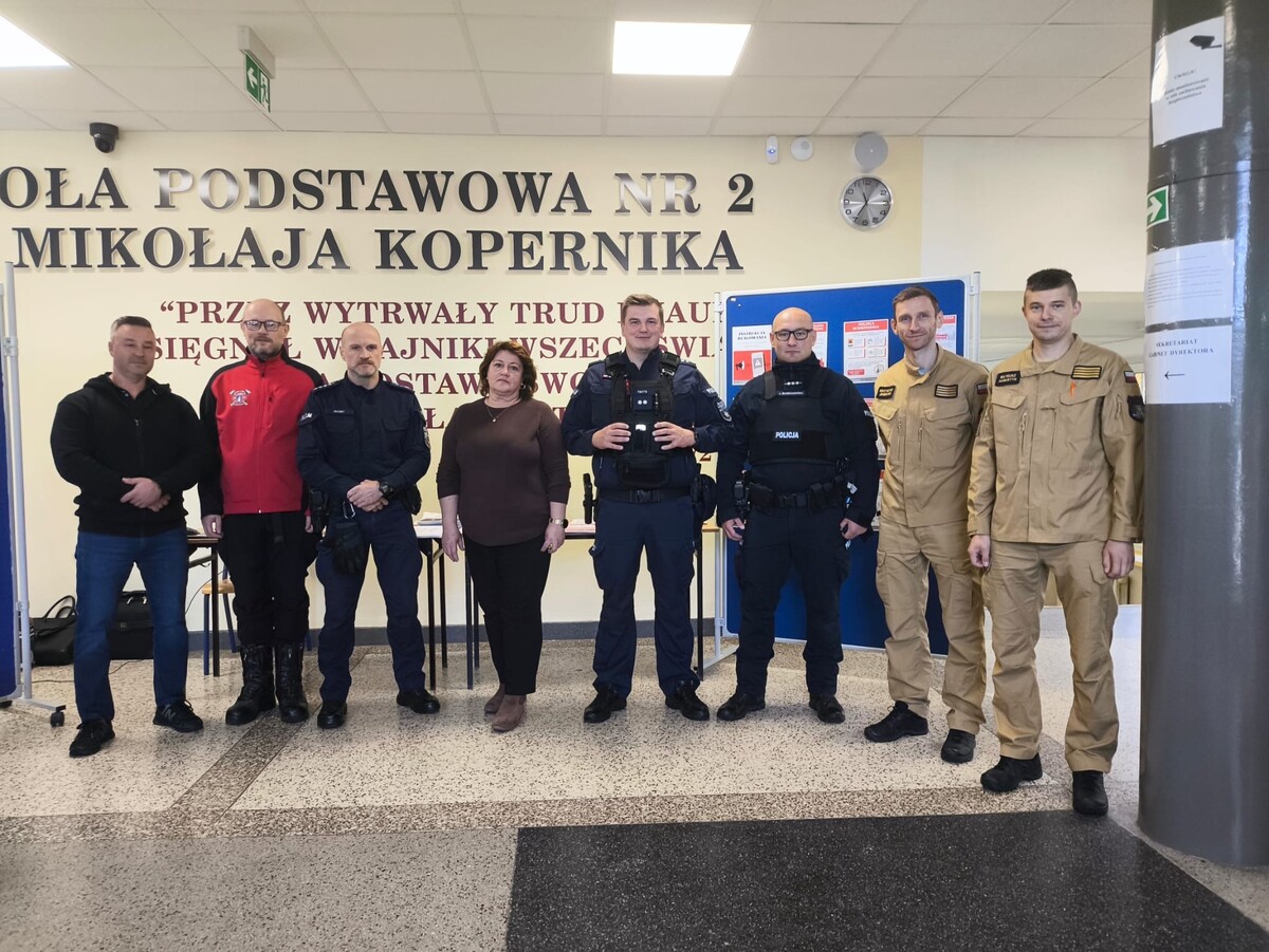 Policjanci z Nowego Targu uczą mieszkańców, jak działać w sytuacjach zagrożenia