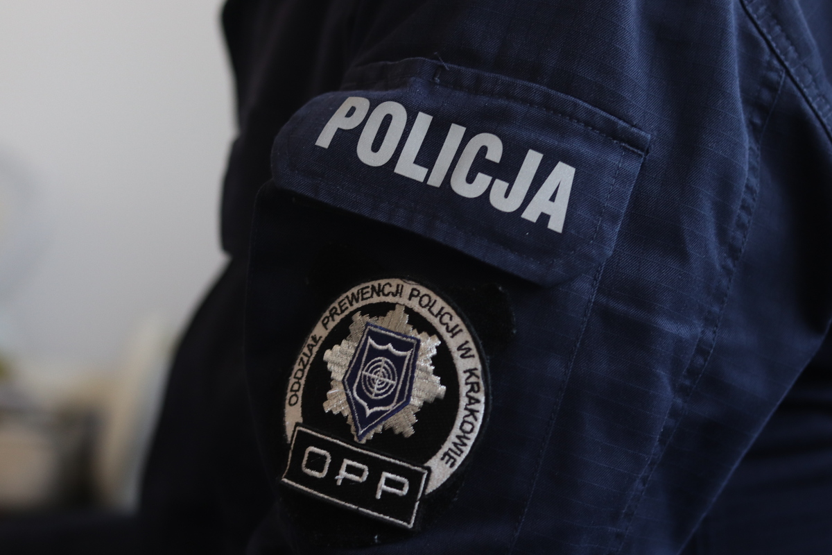 Policjant uratował życie 30-latka na turnieju piłkarskim w Krakowie