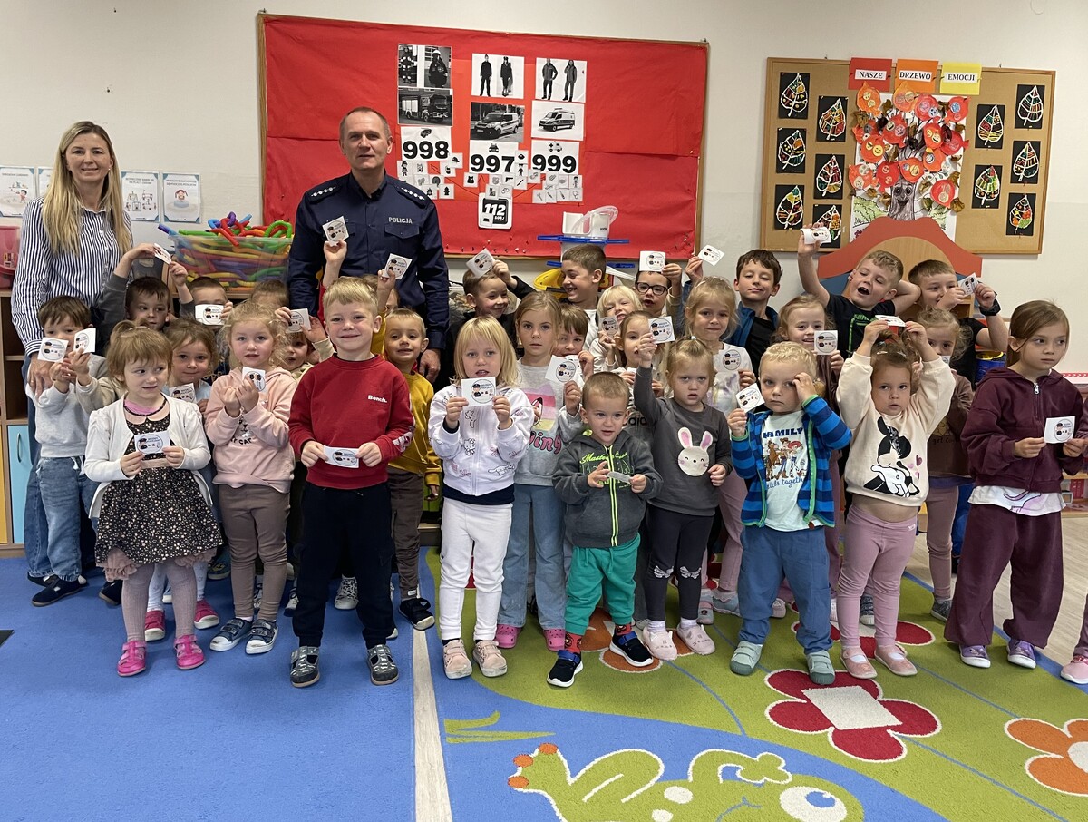 Policjant z Krościenka uczy przedszkolaków bezpieczeństwa