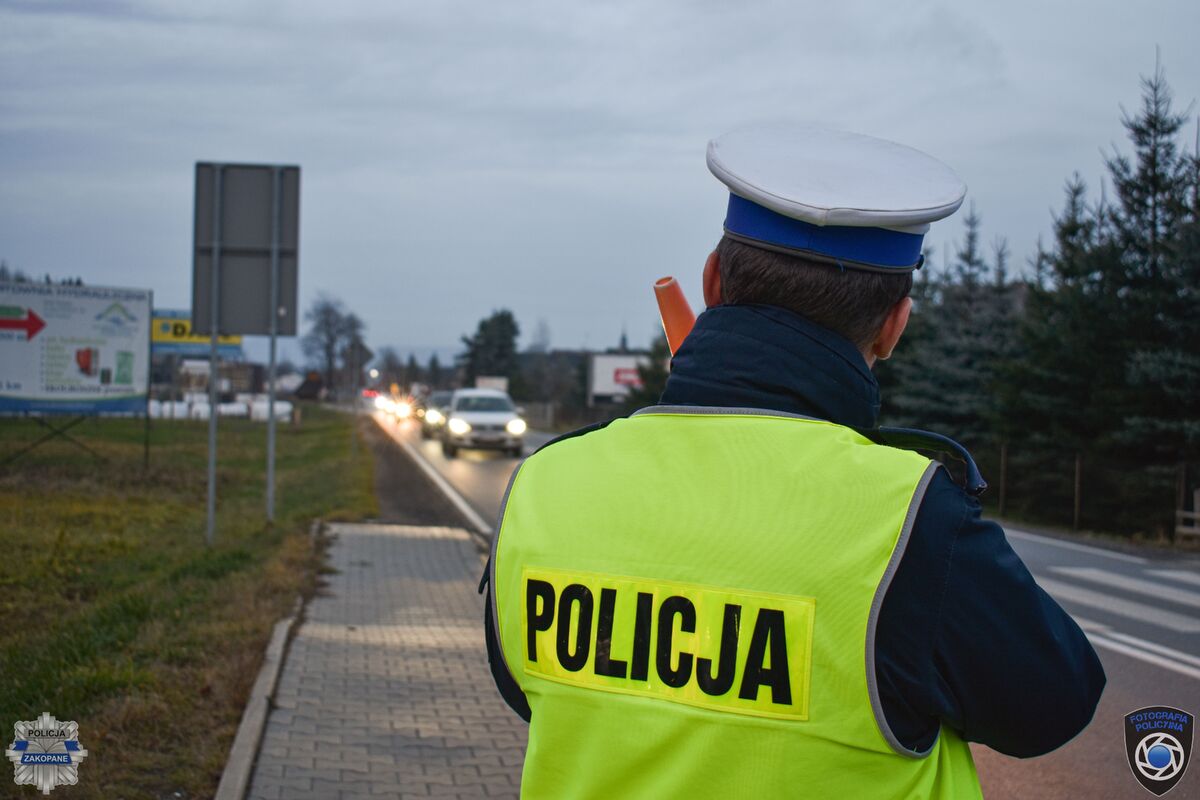 Taxi jechało 104 km/h w terenie zabudowanym. 20-latek stracił prawo jazdy