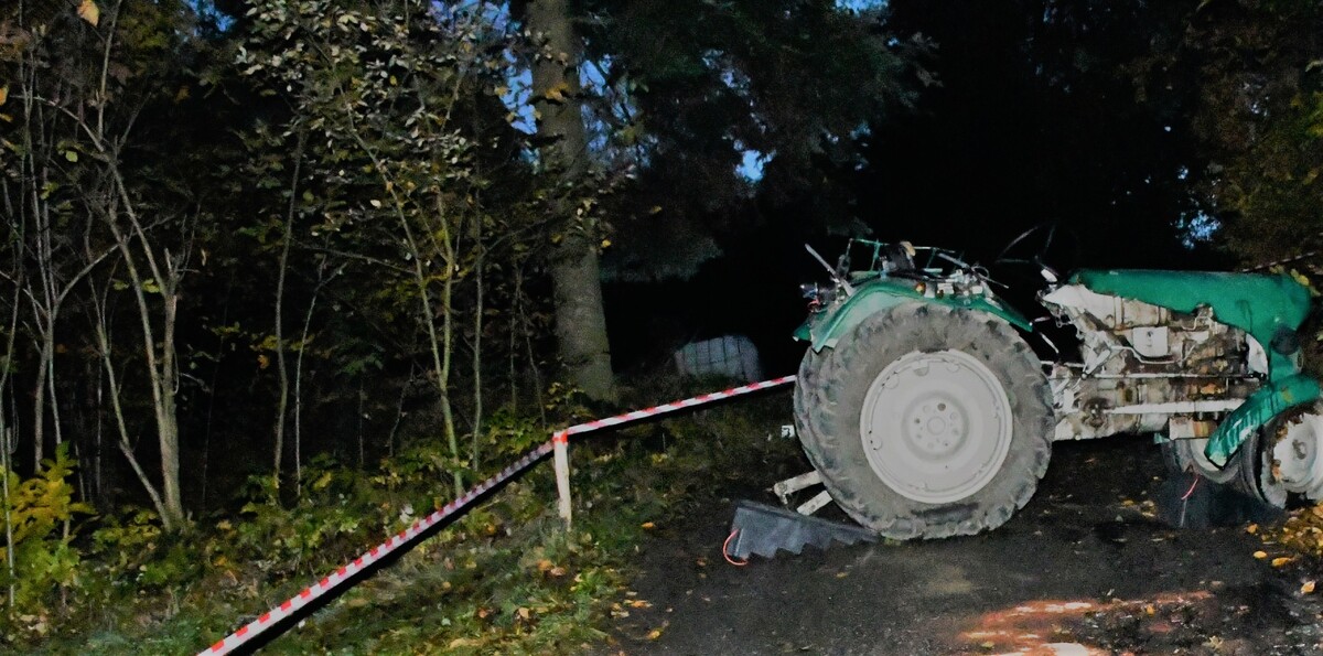 Tragiczny wypadek w Wilkowisku. Nie żyje 64-letni kierowca ciągnika