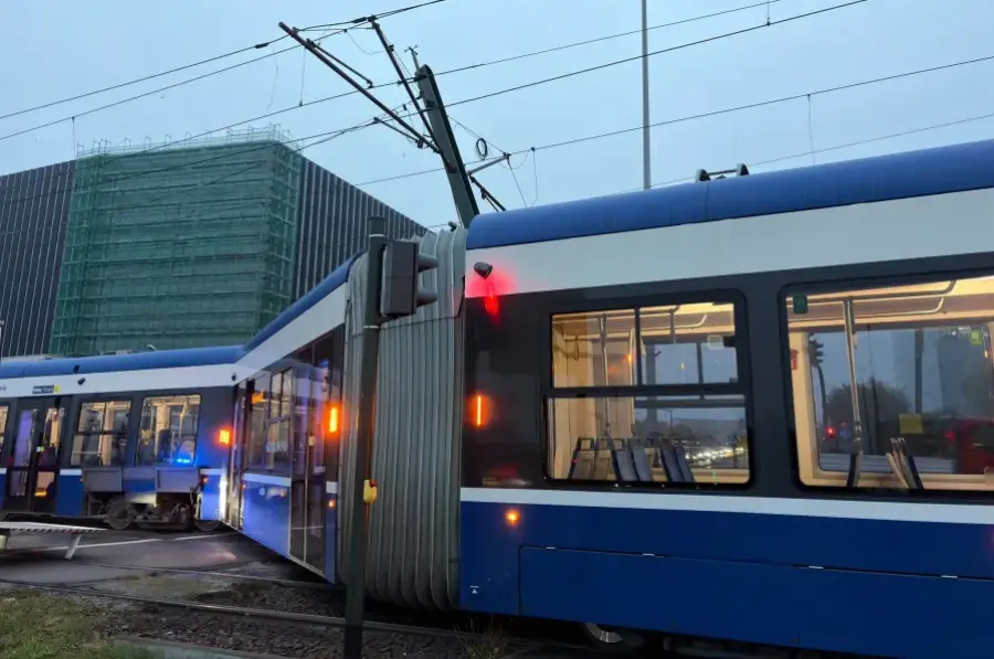 Wykolejenie tramwaju w Łagiewnikach. Spore utrudnienia dla pasażerów