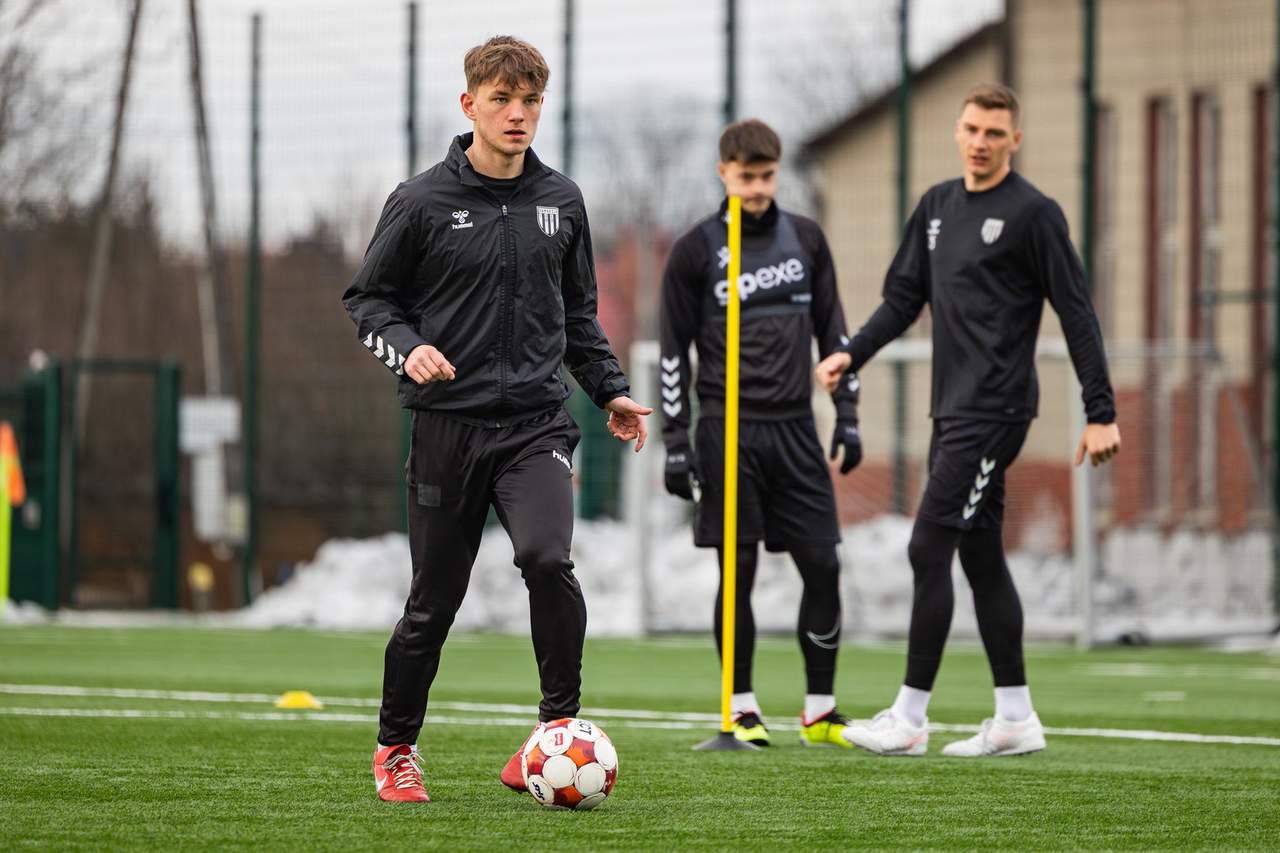 Wypożyczeni zawodnicy Sandecji w akcji. Gole i asysty na trzeciej lidze