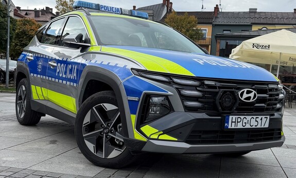 Zaginiony mężczyzna z powiatu tatrzańskiego odnaleziony w Nowym Targu. Policjanci udzielili mu pierwszej pomocy